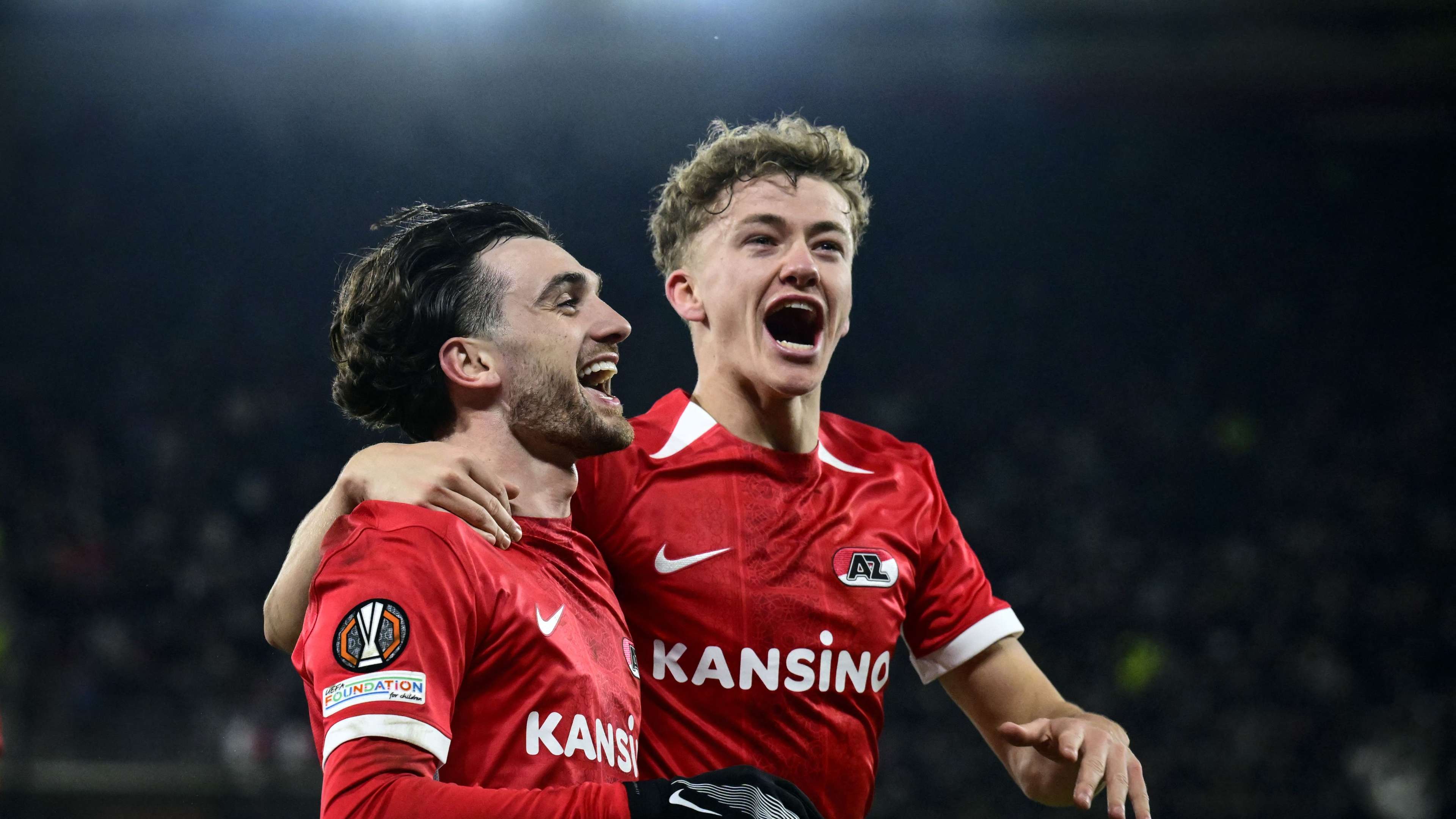 定球队后防 定球队后防